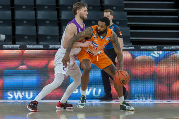 数据放在中 数据放在中